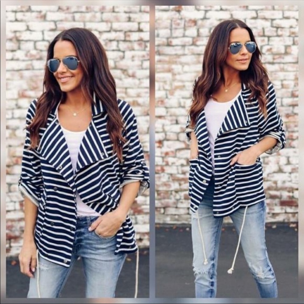 NEW! STRIPE NAVY JACKET IN SIZE SMALL